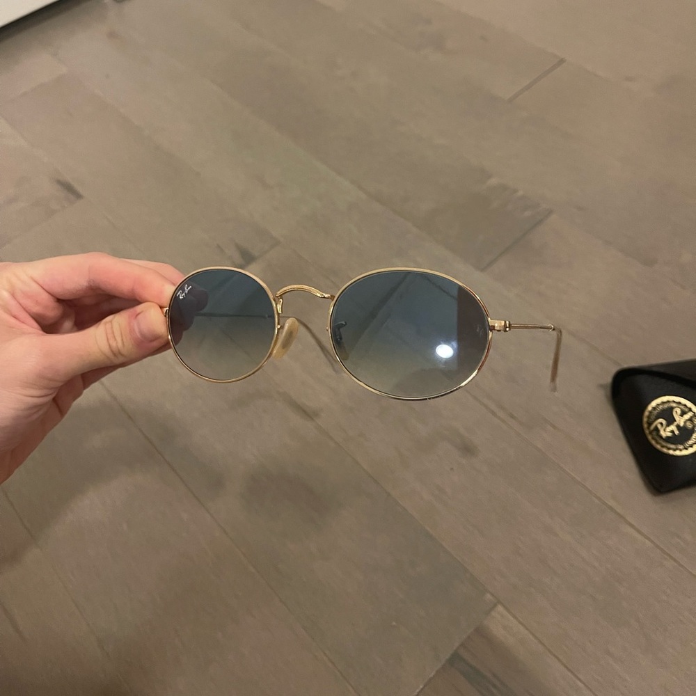 RAY BANS: blue ovals